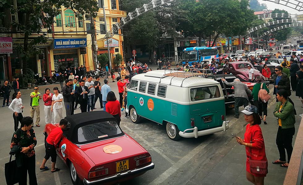 25/44  Car Show