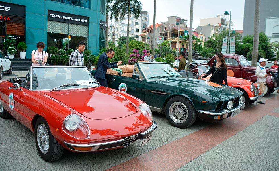 6/44  Car Show