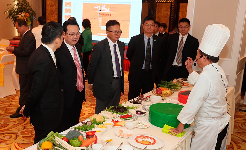 1/10  Martin Yan Culinary Show